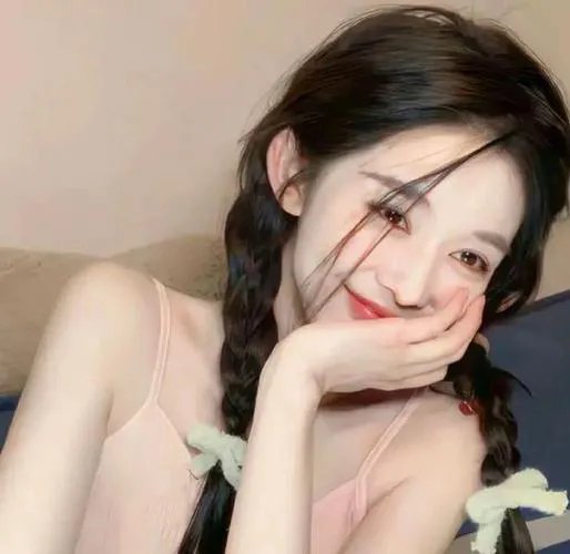 璀璨不可及的她